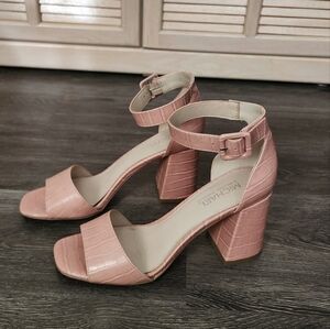 Alligator print mauve colored heels
